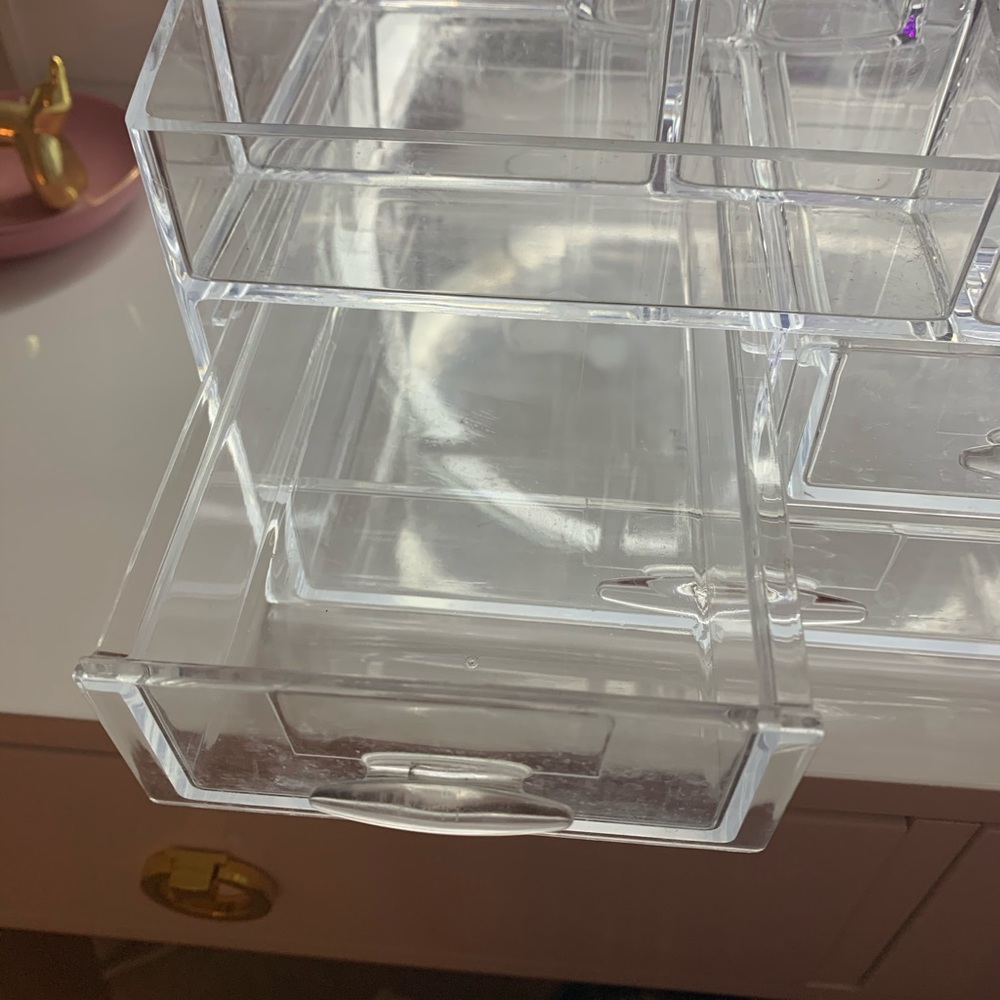 Cosmetic storage - Picture 3 of 6